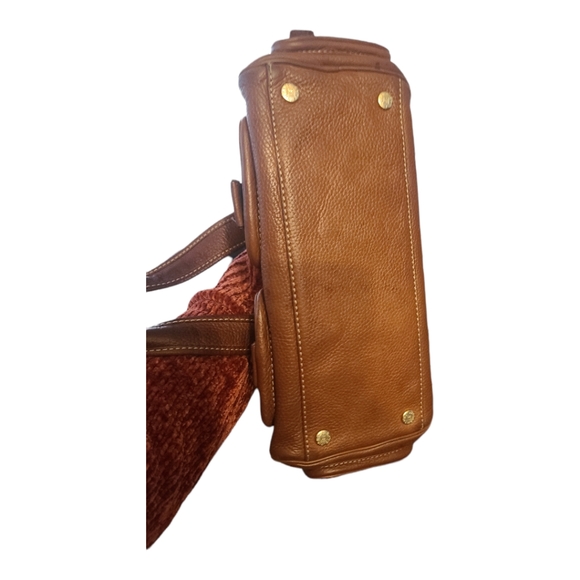 Michaels by Michael Kors purse, light tan leather, 17 inches wide, 8 inches deep - Picture 2 of 9